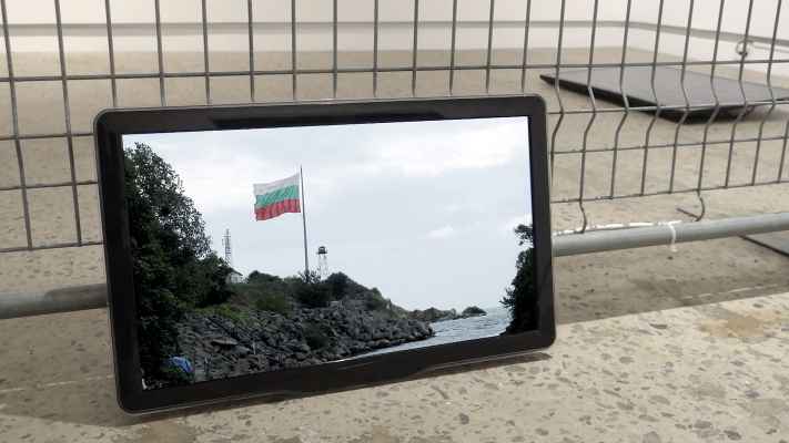 Field Notes<br>HD video on monitor, 3:00 min, loop
