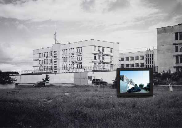 Migration Detention Centre<br>Inkjet print, video, 1:41 min, loop
